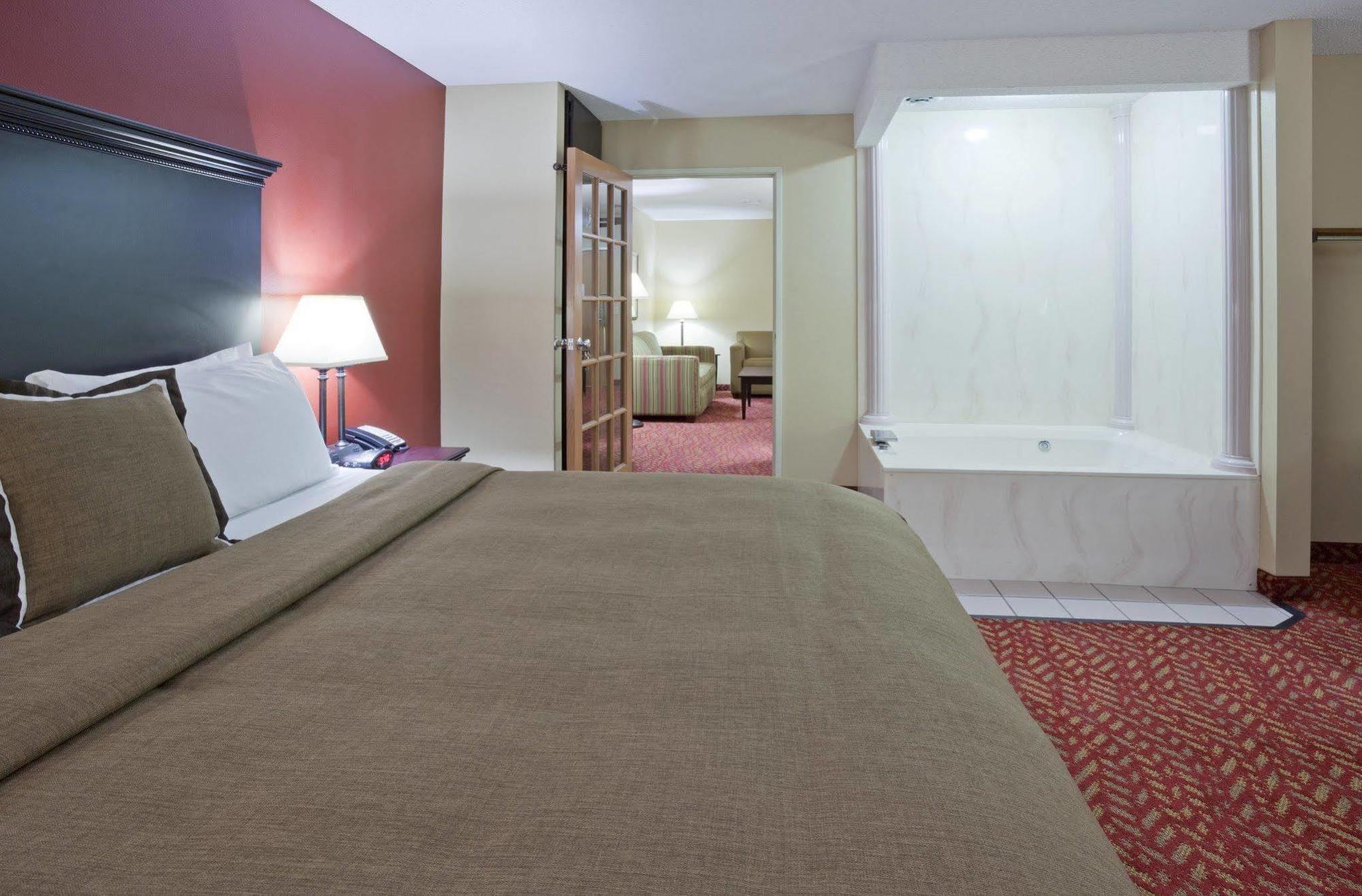 Grandstay Hotel & Suites Cambridge Bagian luar foto