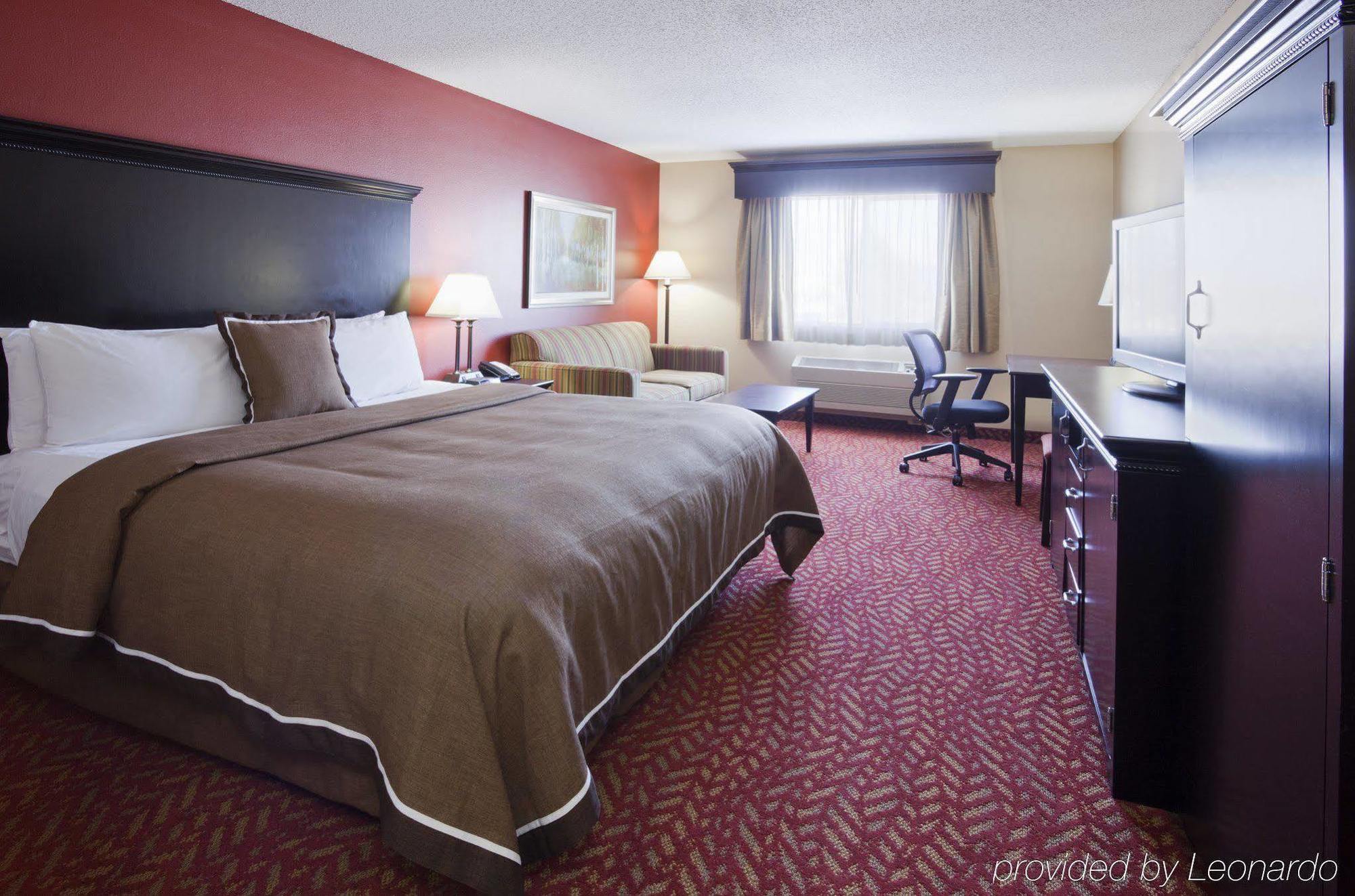 Grandstay Hotel & Suites Cambridge Bagian luar foto